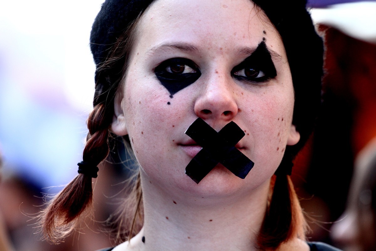 Полуголые девушки протестовали в Чили против домогательств » Фаномания -  эротика и приколы