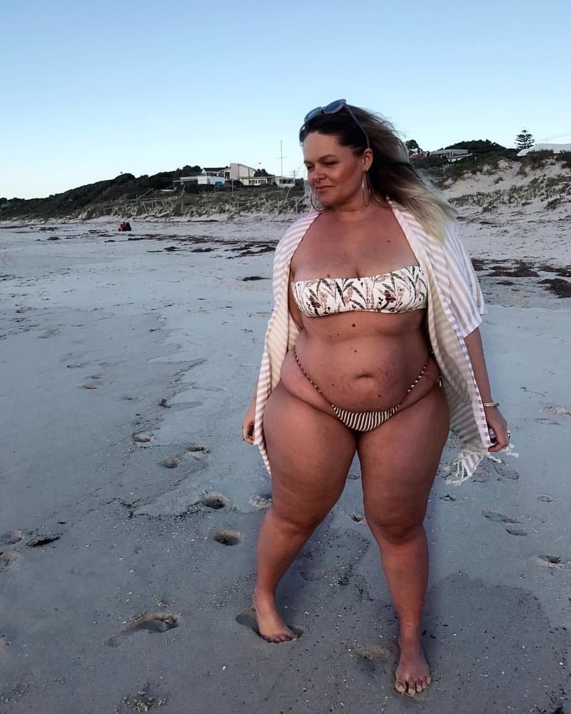 Толстые бабы на пляже 63 фото - секс фото 