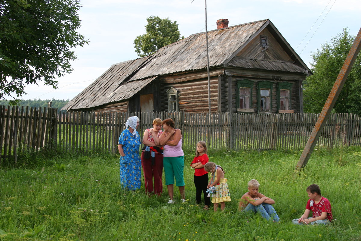 Русское жило. Деревенские люди. Жизнь в деревне. Жизнь в русской деревне. Жители русской деревни.