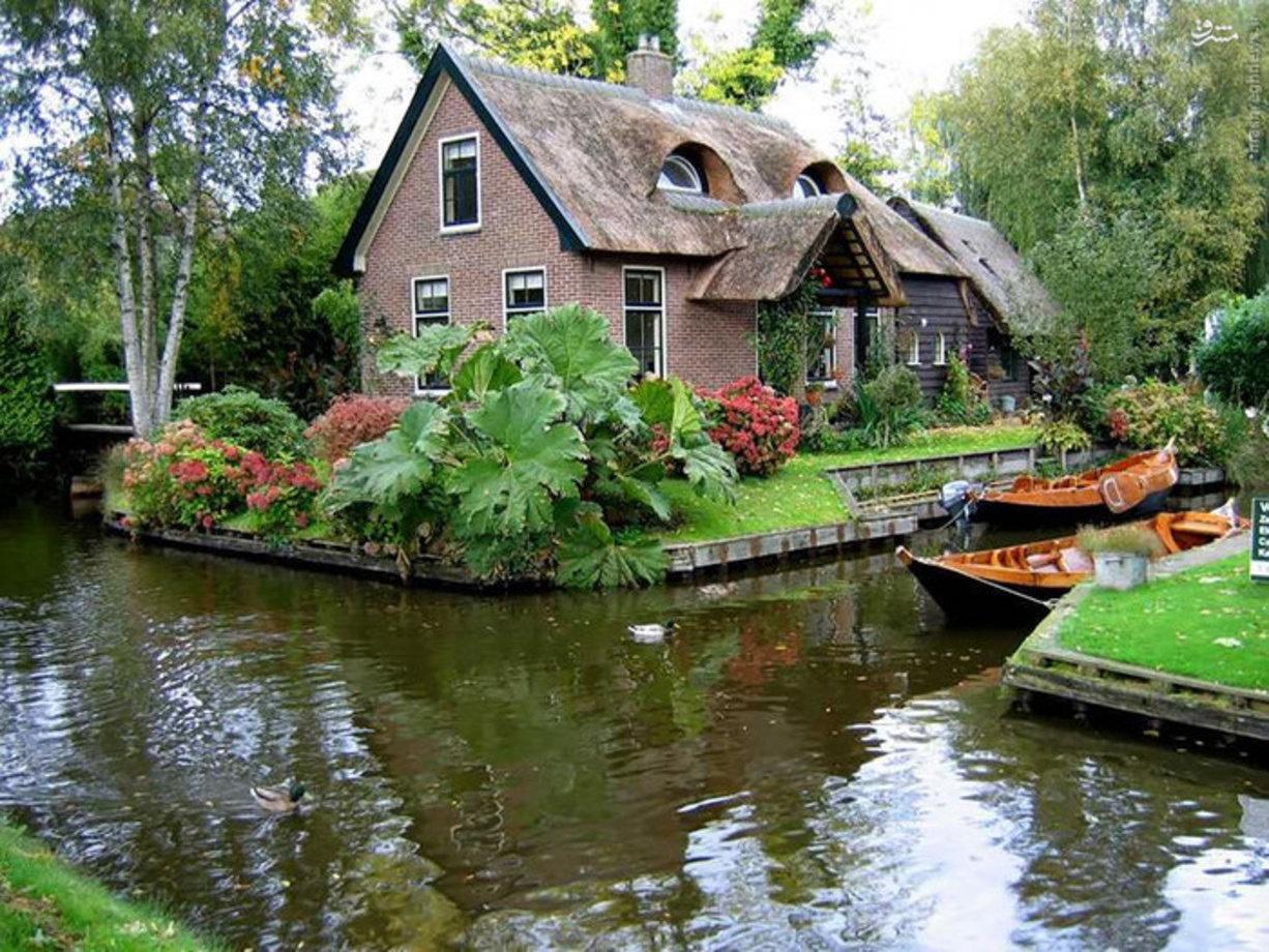 Water villages. Голландская Венеция Гитхорн. Нидерландская Венеция, Гитхорн (Giethoorn). Гитхорн деревня без дорог Нидерланды. Сказочная деревня Гитхорн, Нидерланды.