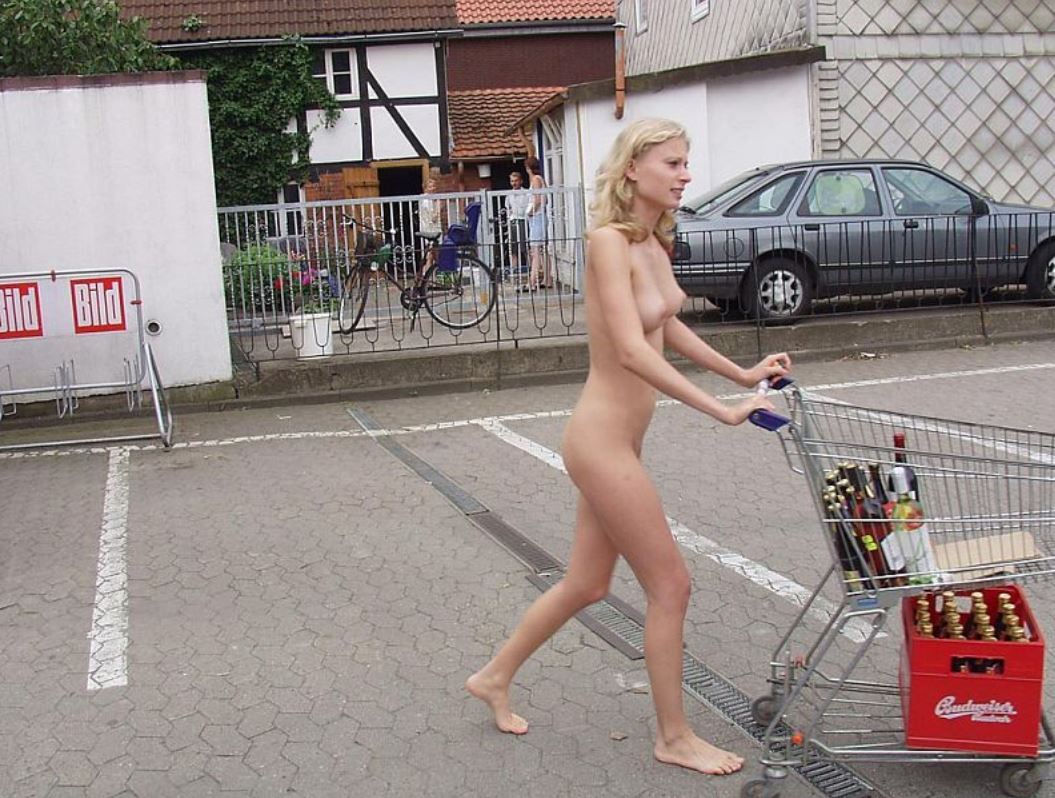 город где женщины ходят голыми фото 108