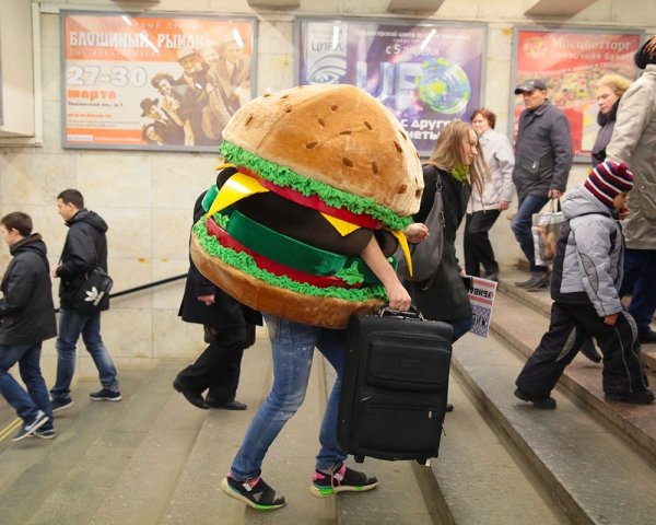 Чудаки в метро москвы фото