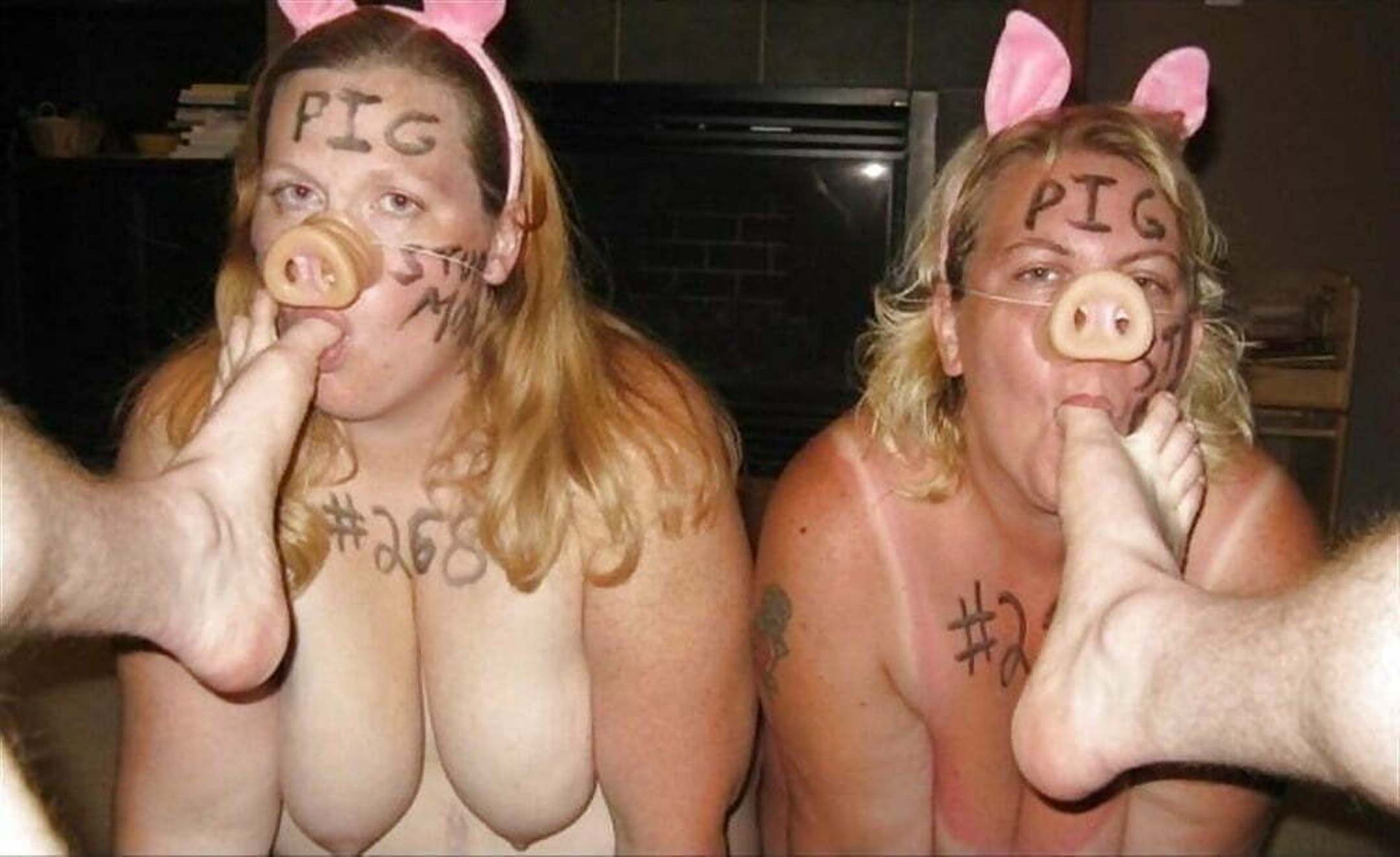 Piggy naked